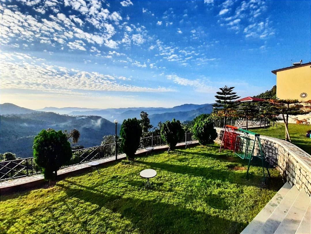 Mist N Meadows Resort Rajgarh  Bagian luar foto