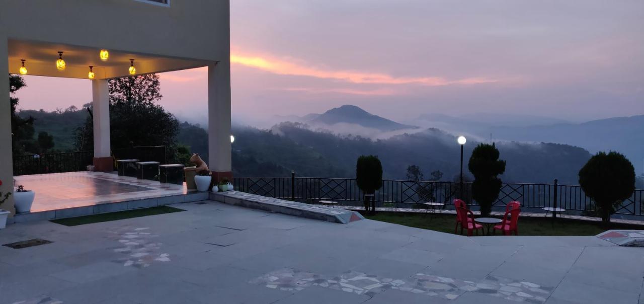 Mist N Meadows Resort Rajgarh  Bagian luar foto