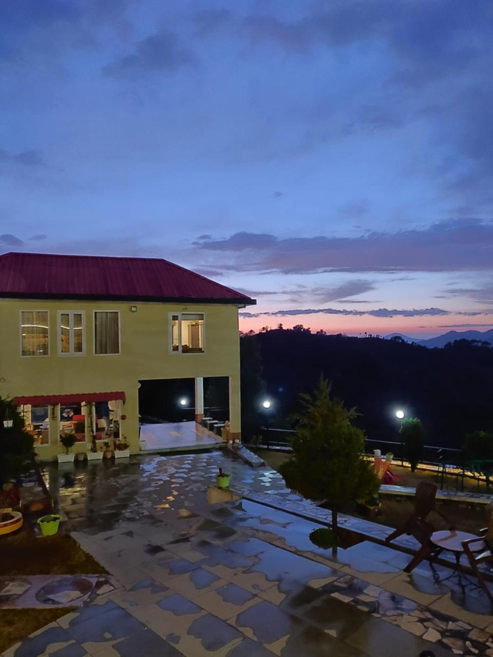 Mist N Meadows Resort Rajgarh  Bagian luar foto