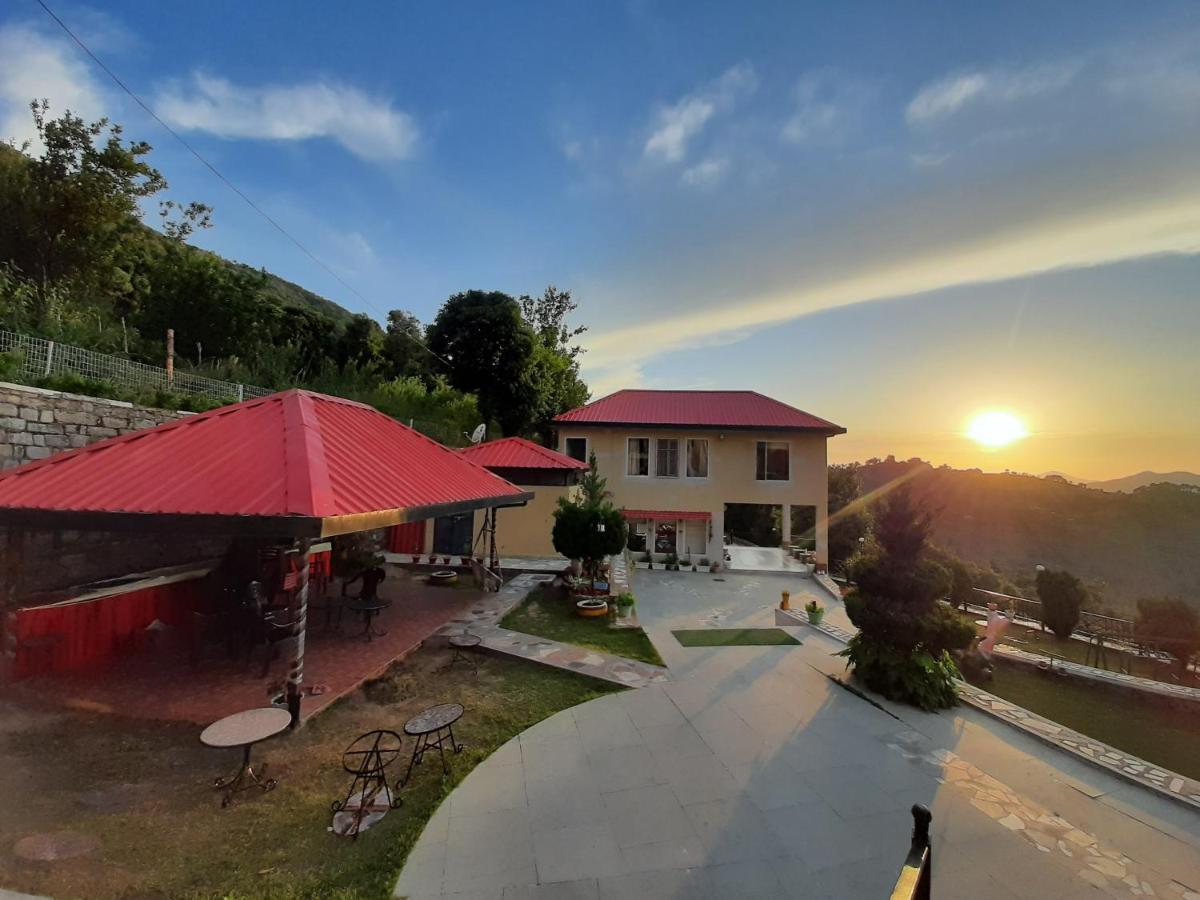 Mist N Meadows Resort Rajgarh  Bagian luar foto